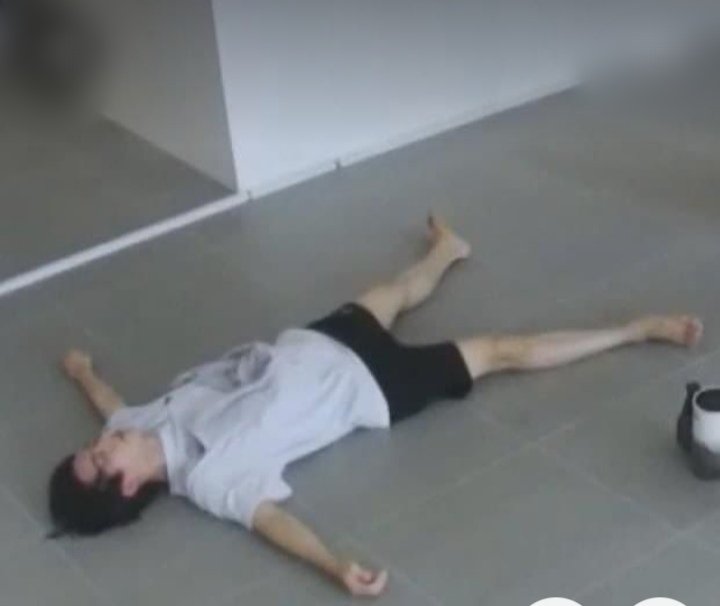 SperoLitterae's tweet photo. Quando lembro que sou um adulto com contas a pagar, e não posso passar o dia todo lendo: https://t.co/HQ0faUWz3u