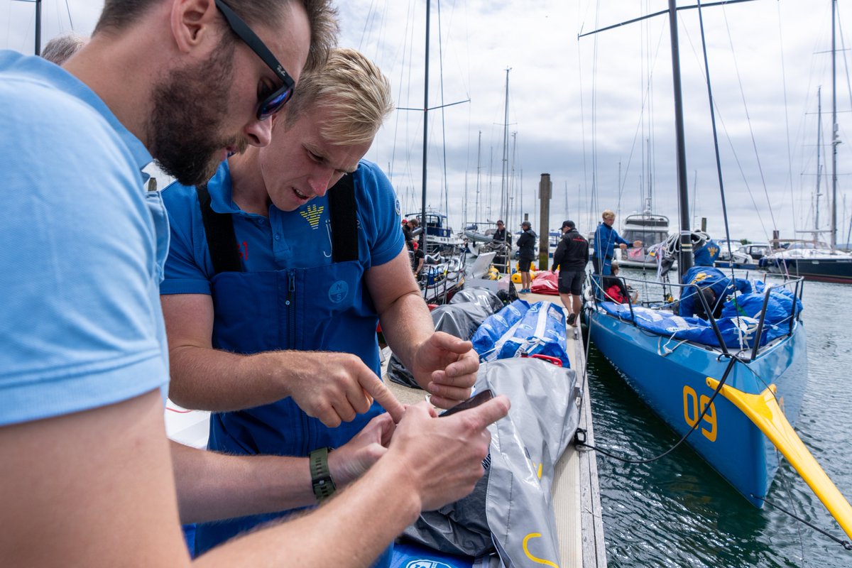 HarkenUK's tweet photo. Cape 31 teams making final preparations and getting ready to race for Round 4 at the Royal Lymington Yacht Club, plus some cool Harken shots captured by Ian Roman📸

@RLymYC 

#Cape31 #Cape31Class #Cape31UK #Harken #HarkenUK #Lymington https://t.co/zzeycZb5Hb