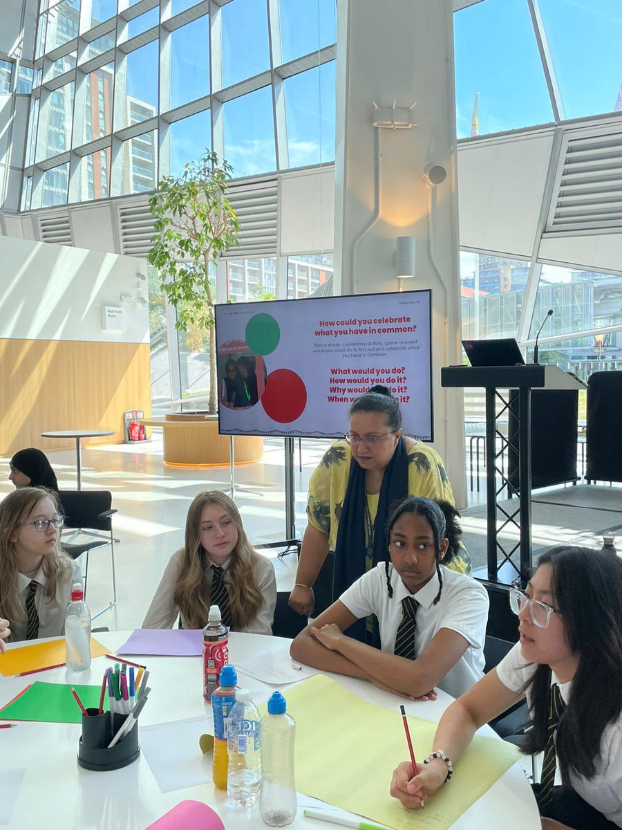 HinaBokhariLD's tweet photo. Fantastic Great Get Together event in City Hall yesterday and I was honoured to host it with @JoCoxFoundation  @64M_artists and @NazLegacy 

Thanks to all the schools from across London who attended and for all the open and honest discussions. https://t.co/wwhNrHMfmo