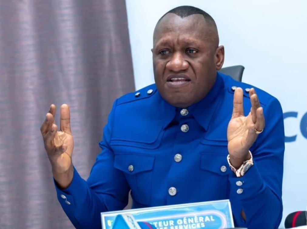 Nazua zéro hein
C'est quoi le problème
Toza wana na système ya creusez, fouillez, bêchez ne laissez nulle place où la main ne passe et repasse 
<a href="/ALINGETEJULES_K/">JULES ALINGETE KEY</a>
Je ne suis qu'une église au milieu du village 
D'après les premières infos l'homme est combattu parce qu'il dérange