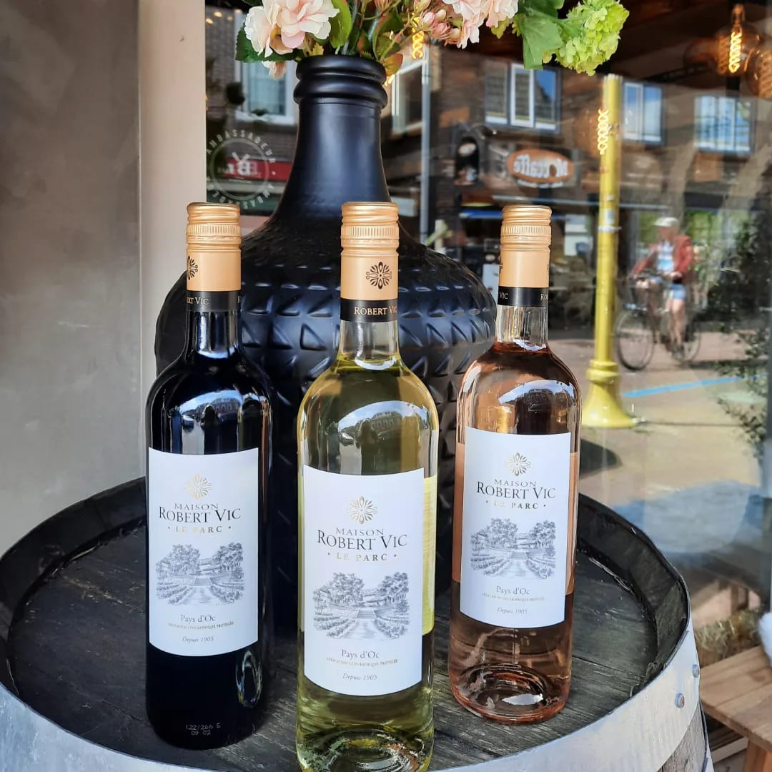 𝐖𝐞𝐞𝐤𝐞𝐧𝐝 𝐢𝐬...
genieten van een heerlijk weekendwijntje! 😉🍇🍷🥂☀️😎