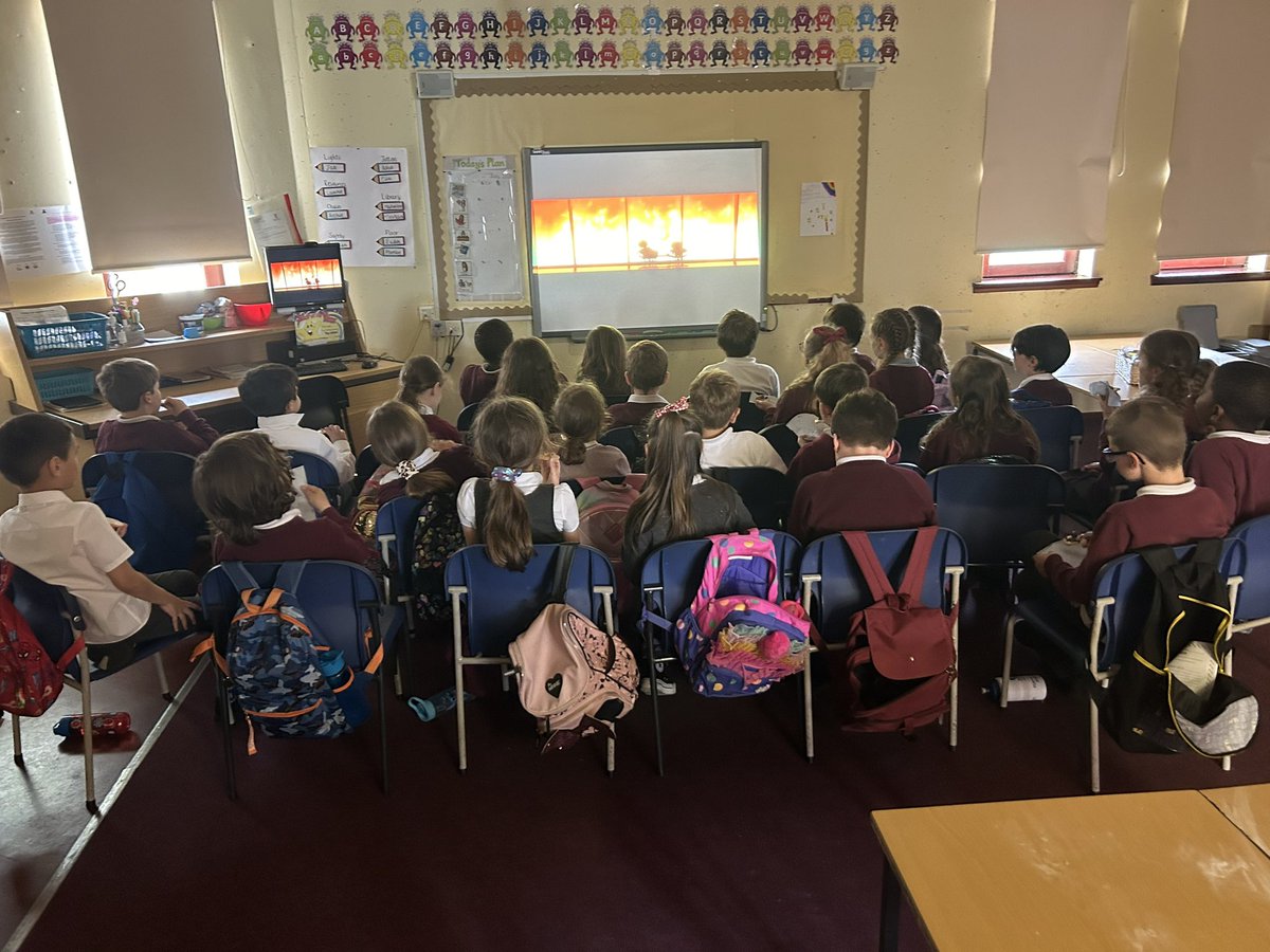 We had a movie afternoon yesterday and enjoyed eating our biscuit 😋📽️