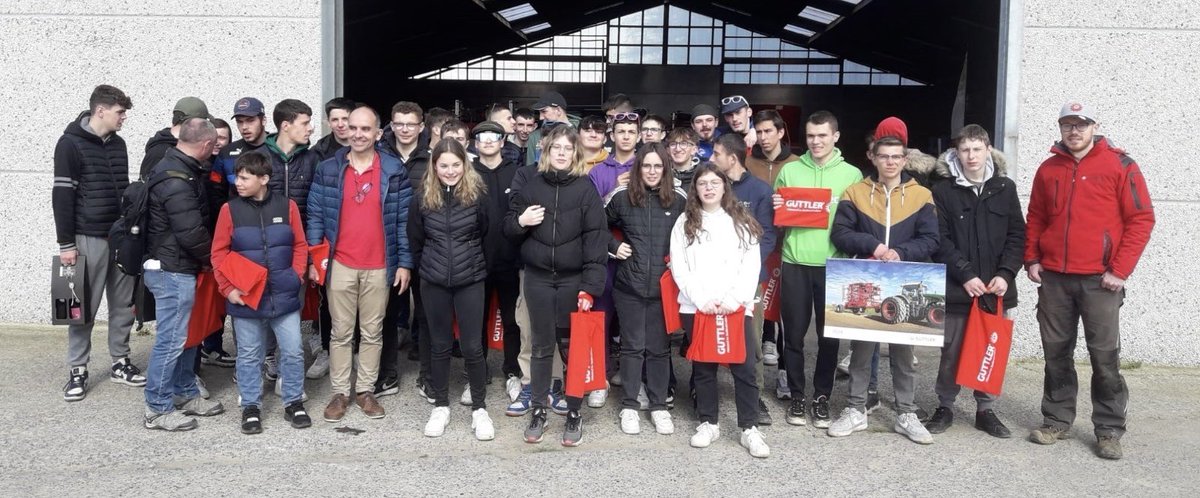 Félicitations à tous les jeunes de #CAP #Agricole #meriers de l’#agriculture ! 100% de réussite 👏😀😎👍 Merci également à l’ensemble des maîtres d’#apprentissage et des maîtres de #stage, des familles et de l’ensemble de l’équipe de la #MFF #CFA #Chemillé.