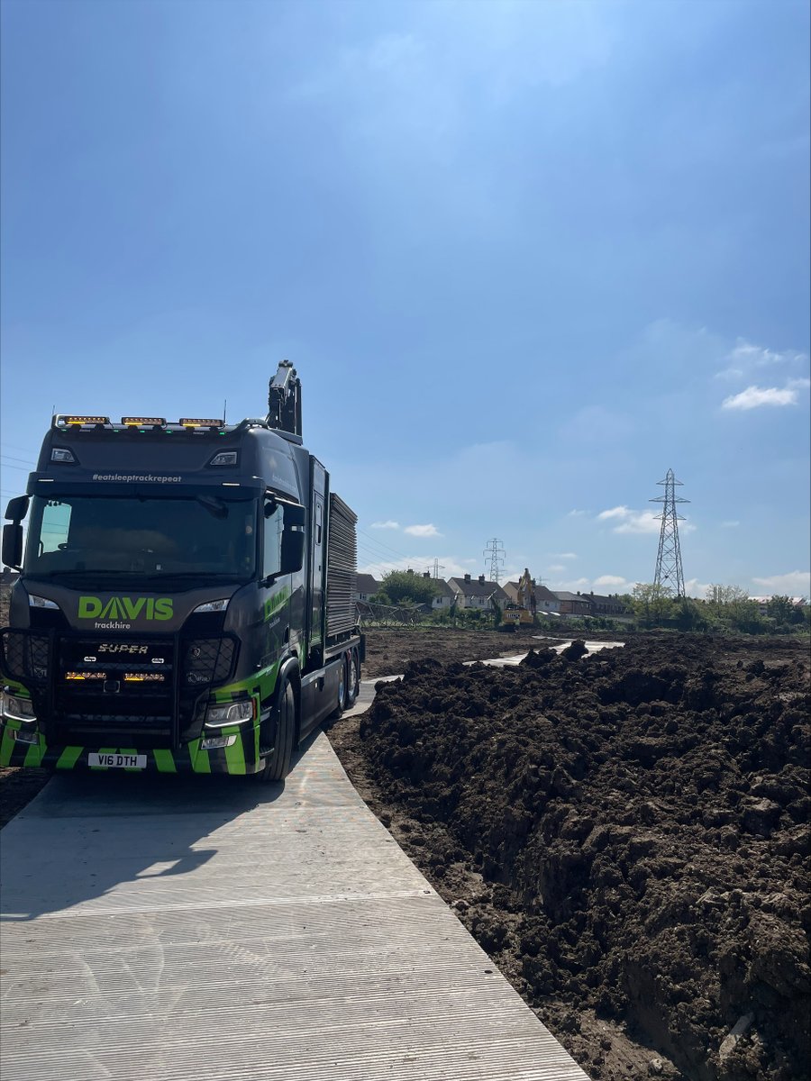 Davis_Trackhire's tweet photo. Our crews have been busy installing several kilometres of #Trackway on various #Transmission sites throughout the UK, to enable essential #foundation and #cabling works to be carried out
https://t.co/tZarP4R3w8
#EatSleepTrackRepeat #GroundProtection #EPZ #BESC #persons #power https://t.co/4UICsFyKhX