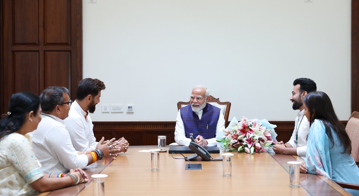 I had a wonderful meeting with <a href="/LJP4India/">Lok Janshakti Party (Ramvilas)</a> MPs. Shri Ram Vilas Paswan Ji was a very dear friend of mine whose valuable insights I miss immensely. I am happy to see <a href="/iChiragPaswan/">युवा बिहारी चिराग पासवान</a> rising to the occasion and fulfilling Ram Vilas Ji's vision. Our Parties are strongly together in