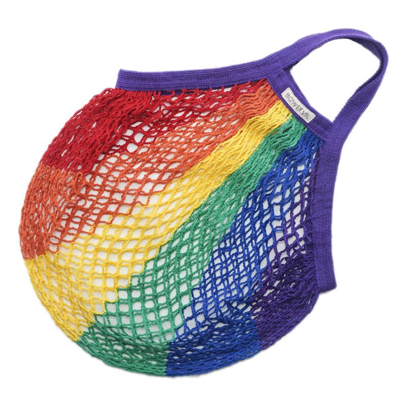 PureCoverz's tweet image. Handig en vrolijk: de Granny nettas
bit.ly/3Xvg91u
Dat is nog eens vrolijk boodschappen doen met deze regenboog tas. In deze super handige nettas passen lekker veel boodschappen omdat hij heel praktisch uit kan rekken. 
#biologisch #katoen #tas #GOTS #pride #regenboog