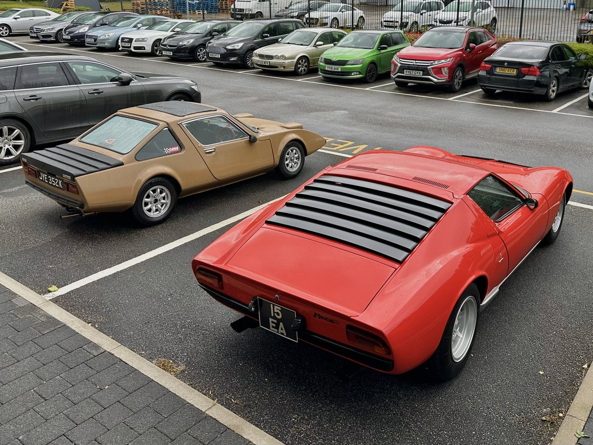 It’s louvre day at the office. 🔥

#LamborghiniMiura #ClanCrusader