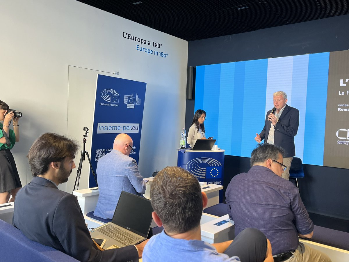 “La comunità social è diventata così matura al punto di potersi analizzare in autonomia. E questo senza riconoscimenti legislativi”. 

Così <a href="/SergioTalamo/">sergio talamo</a>, direttore comunicazione <a href="/FormezPA/">Formez</a> 

#pasocial #fid #osservatoriodigitale