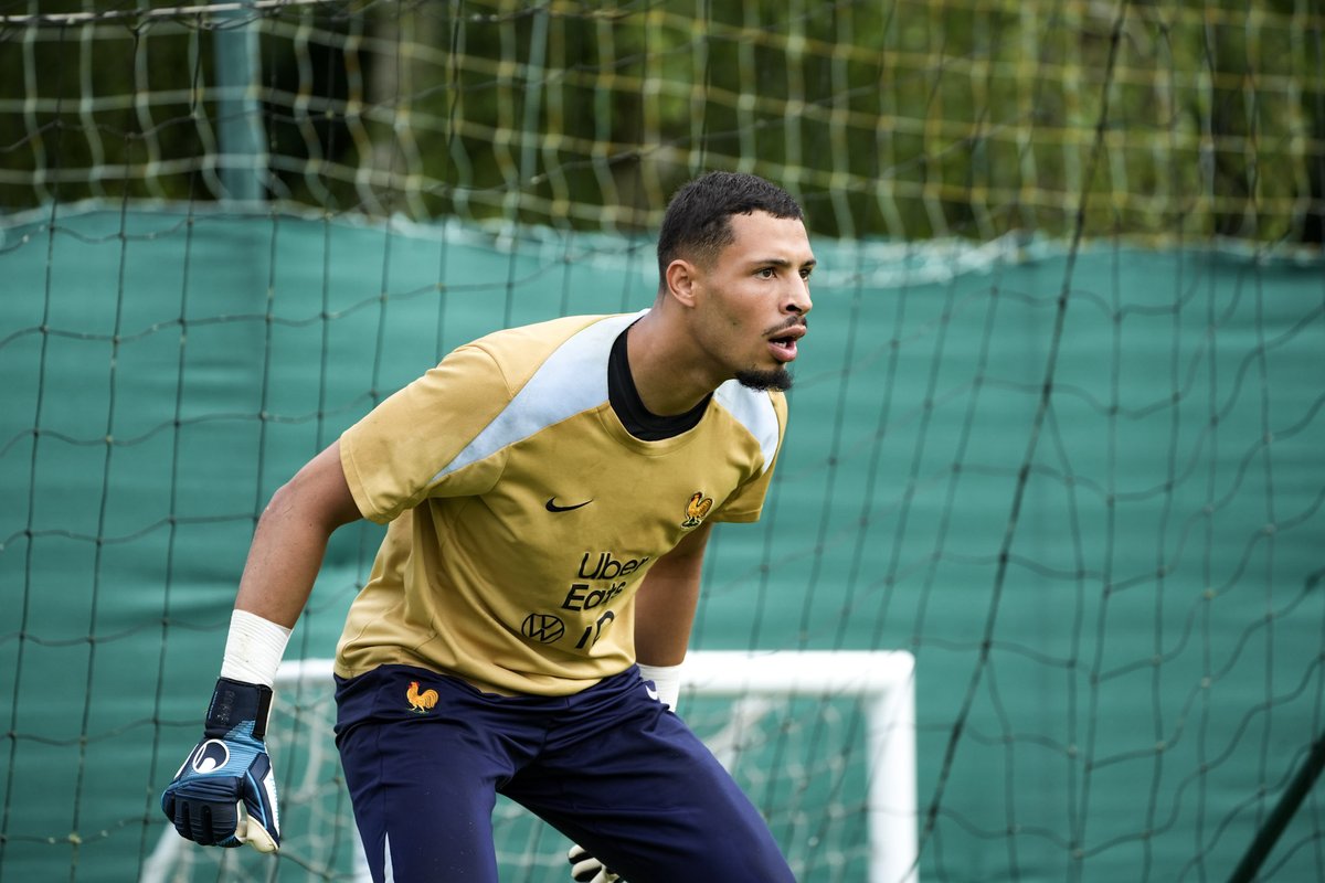 AJ Auxerre tweet media