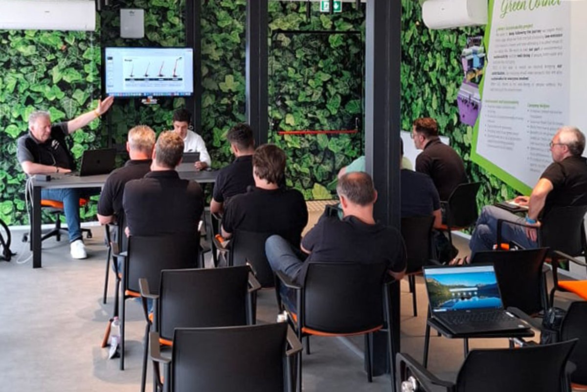 📢 We're excited to announce the grand opening of the #JekkoAcademy near our HQ! 🎉 This facility will offer training and insights for our dealers and customers. Stay tuned for more updates! 🦎 #MadeForLiftingHeroes
👉 bit.ly/JekkoAcademyIn…