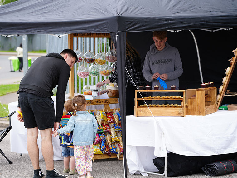DVCollege's tweet image. Join us this Sunday for our Community Summer Festival. ☀️

Enjoy live performances and take part in a range of activities, for everyone to get involved with.

#FunForEveryone #dearnevalley #college #SummerFestival