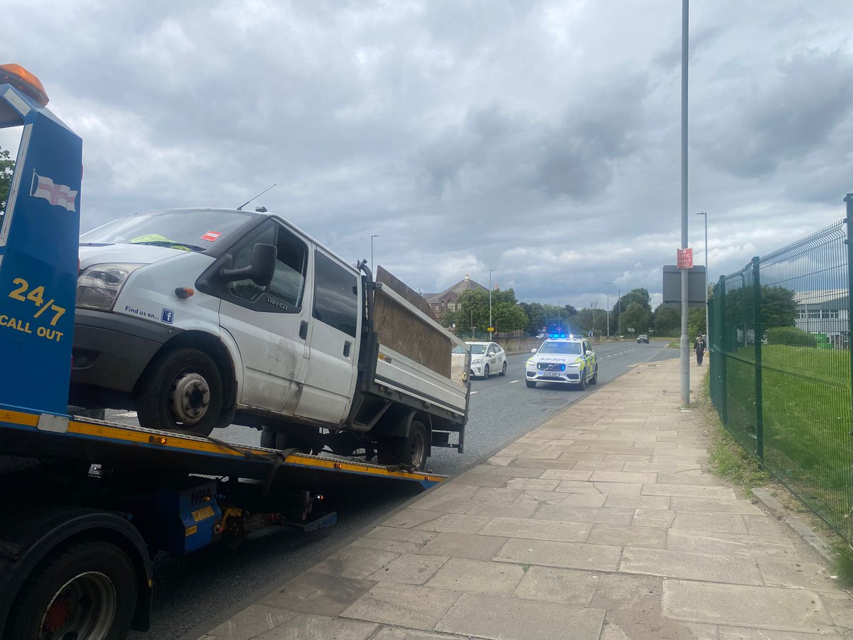 West Yorkshire Police will be targeting uninsured drivers over the coming weeks in a joint initiative with the Motor Insurers Bureau.

Day 1 of the operation saw a number of vehicles seized &amp; drivers reported.

#OpScalis #DriveInsured  #UninsuredDriving  #Seized #Bradford
