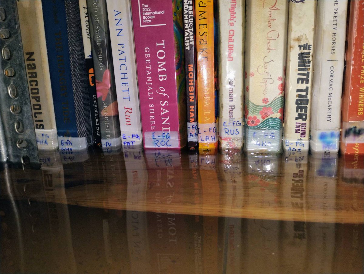 CommunityLibPro's tweet image. We’ve lost over 1500 out of our 10,000 books in one night. 
Our librarians are furiously salvaging our precious books, furniture and all that our members hold dear, so much of what makes us a community.
And we need help.

Donate here: bit.ly/3zkINeZ