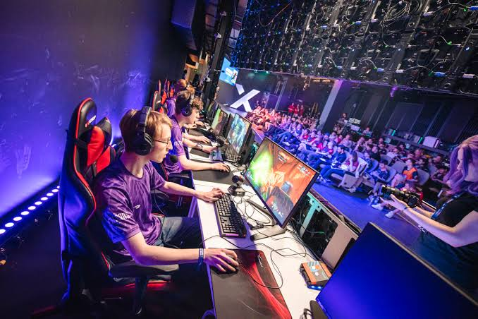 QNDZYcom's tweet photo. Ubisoft CEO wishes to see XDefiant become a serious eSports title. Do you want to see an XDefiant World Championship in the future? 🏆 https://t.co/oo4dOrca9R