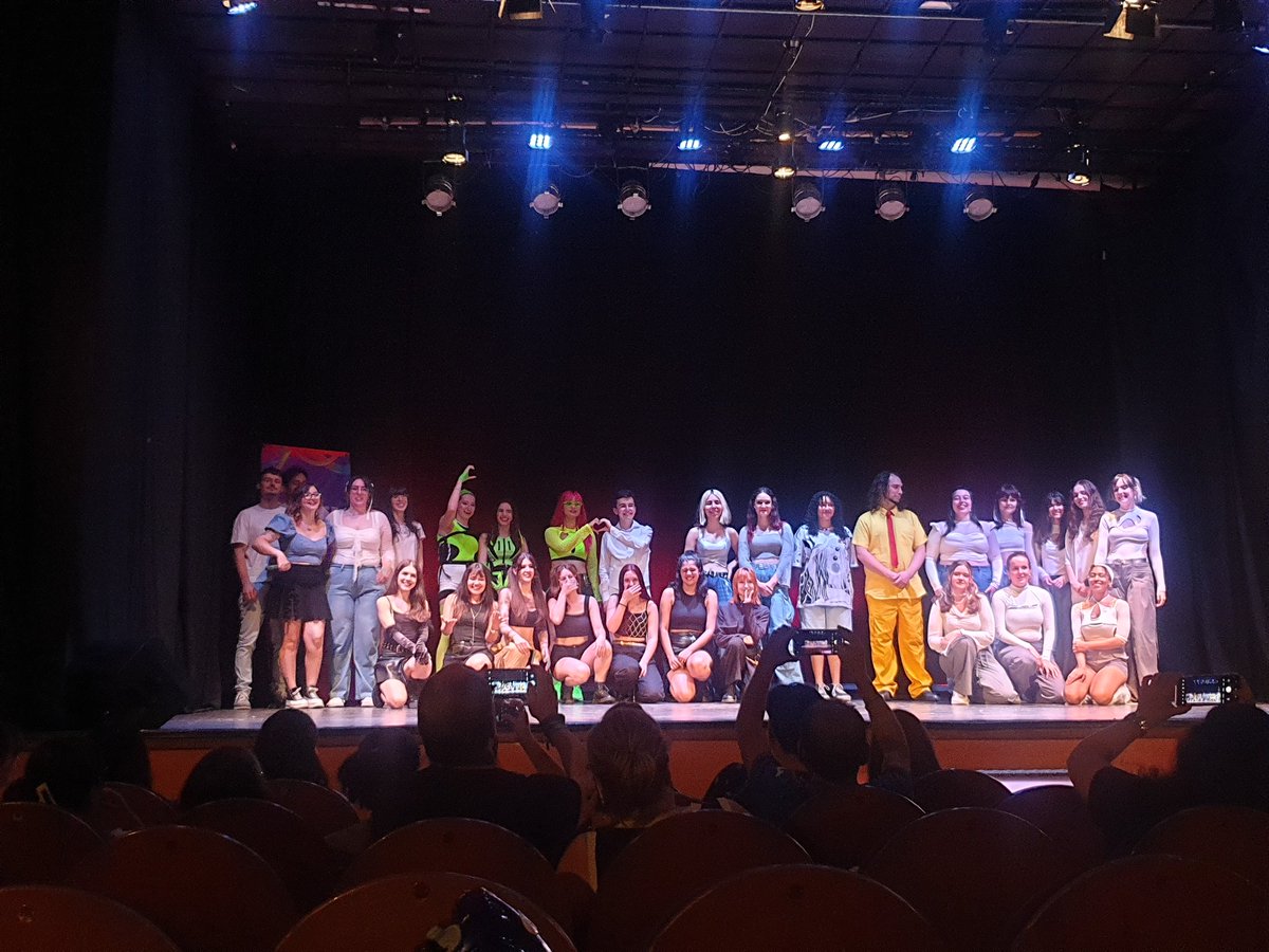 Salón del Cómic y Manga CYL (@saloncymcyl) on Twitter photo Éxito del 1 Festival <a href="/saloncymcyl/">Salón del Cómic y Manga CYL</a> cover dance y Karaoke #teatrocervantes Éxito del 1 Festival <a href="/saloncymcyl/">Salón del Cómic y Manga CYL</a> cover dance y Karaoke #teatrocervantes