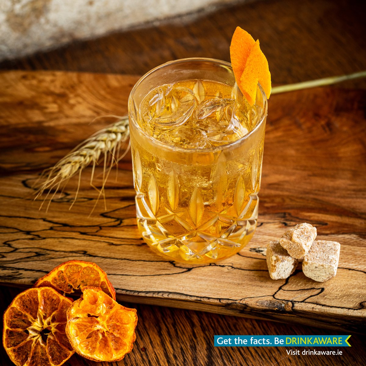 FercullenWhisky's tweet photo. Name a classic cocktail that anyone can get behind?
The Fercullen Old Fashioned π₯
π5ml Simple Syrup
π3 Dashes @BearaBitters
π50ml Fercullen Falls Whiskey
πAdd ice and garnish with an orange peel
πΈ Philip Doyle
#WhiskeyCocktail #SummerCocktail #FercullenFalls #Fercullen https://t.co/XfrZpGA8Tr