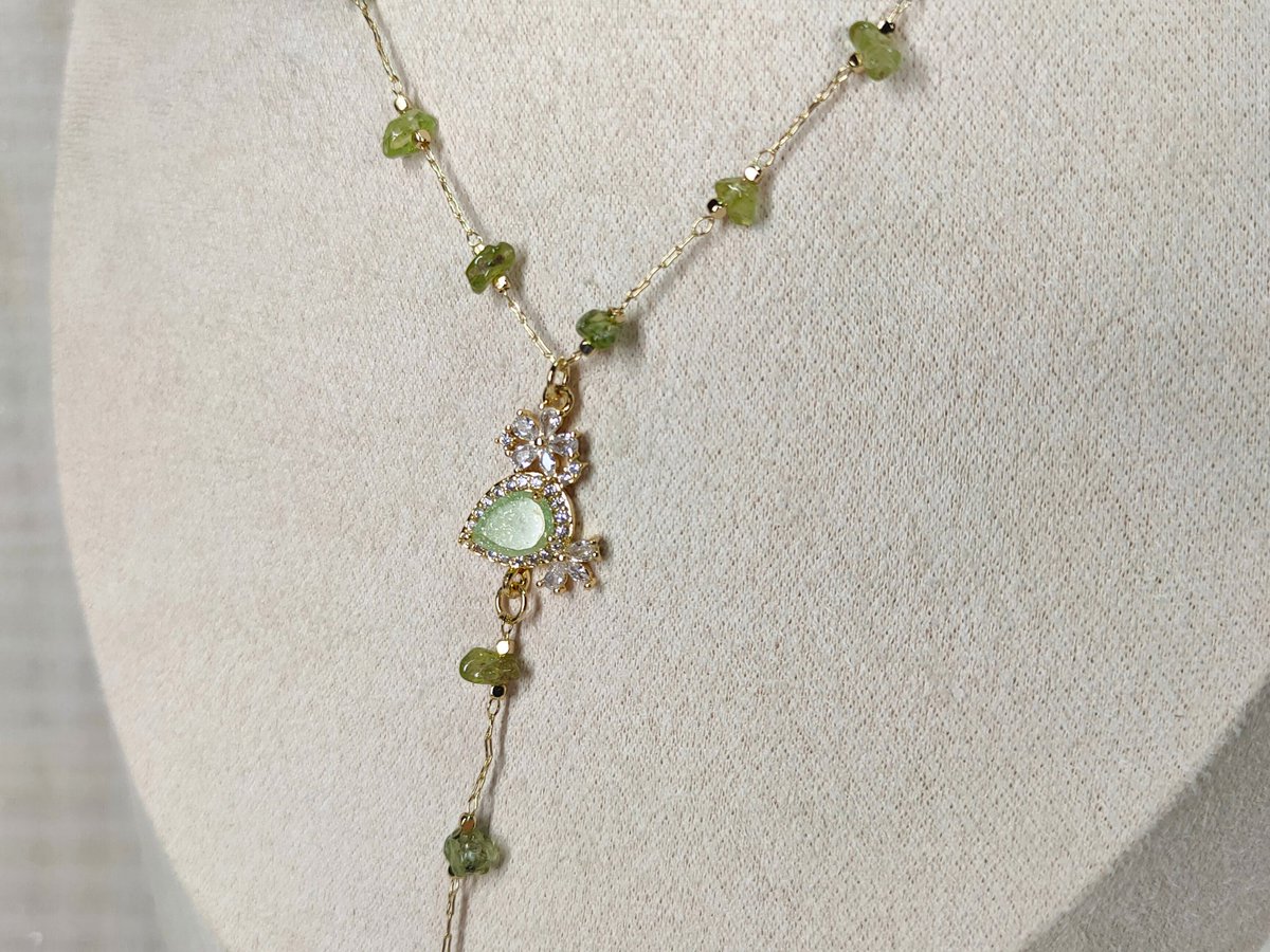 AdrinaSageStyle's tweet image. A tale of elven fairies~
Handmade and one of a kind only~

#fairycore #elfcore #etsynecklace #handmadejewelry 

adrinasage.etsy.com/sg-en/listing/…