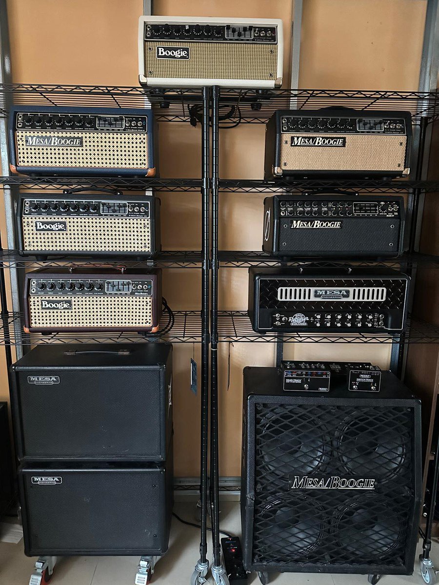 MesaBoogie's tweet image. Jorge L Perez&apos;s Mesa collection is one we&apos;ve been frothing over since he shared it with us!

Shout which amp head you&apos;re playing first in the comments below!

#MesaEngineering #MesaBoogie #LetsMesaBoogie