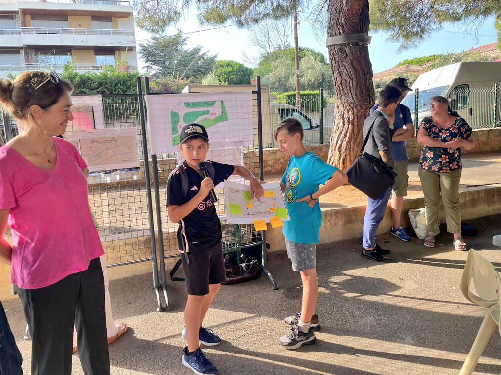 mairie6_8's tweet photo. #MarseillePlusVerte | Premier rendez-vous pour réinventer le Jardin des Goumiers hier 🌳🌼 . Vous êtes venus nombreux pour donner votre avis et découvrir le projet avec la Maire de Secteur @olivia_fortin et @AnneMeilhac, déléguée aux espaces verts dans les 6&8 !
🟢 Prochain RDV : Mercredi 10 juillet à 17h30 pour la présentation du projet proposé.
🔍 https://t.co/XbVAAXctto