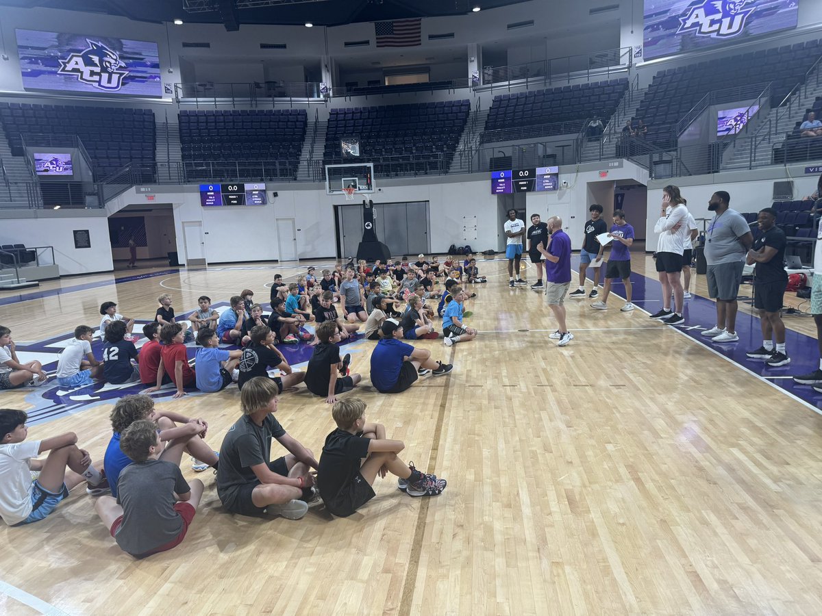ACU_MBB's tweet photo. Thank you to everyone who came out for our 2nd Day Camp. One of our biggest camps ever! Look forward to seeing you guys in Moody in November.
#GoWildcats https://t.co/gRH2Z5iLbO