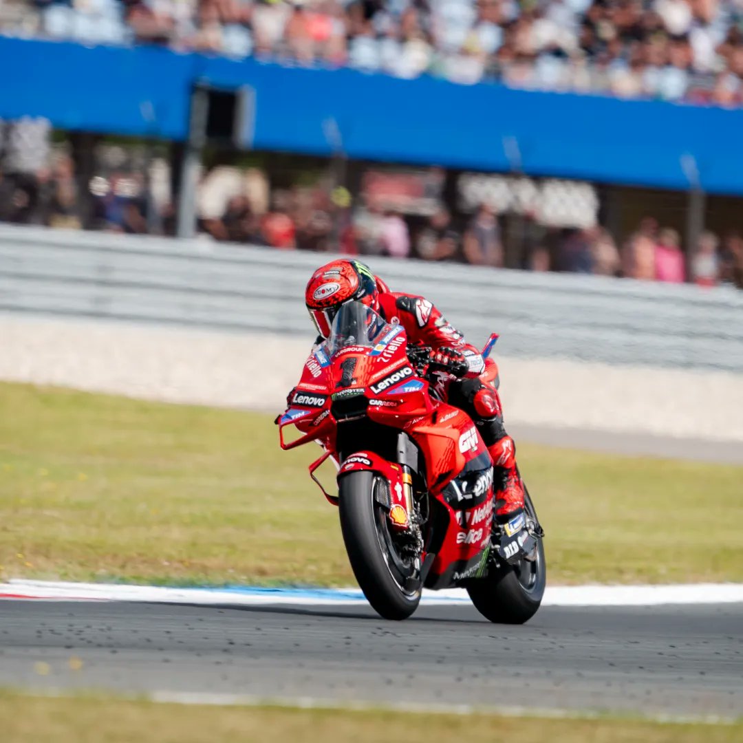 SShiftNews's tweet photo. Motul TT Assen 🇳🇱 

Topping today's time sheets at Assen were:

● MotoGP - Pecco Bagnaia 
● Moto2 - Fermin Aldeguer 
● Moto3 - Collin Veijer 

📷 Joel Cooper Photography LTD 

#MotoGP #Moto2 #Moto3 #Assen #CathedralOfSpeed https://t.co/HwI3YGE98N