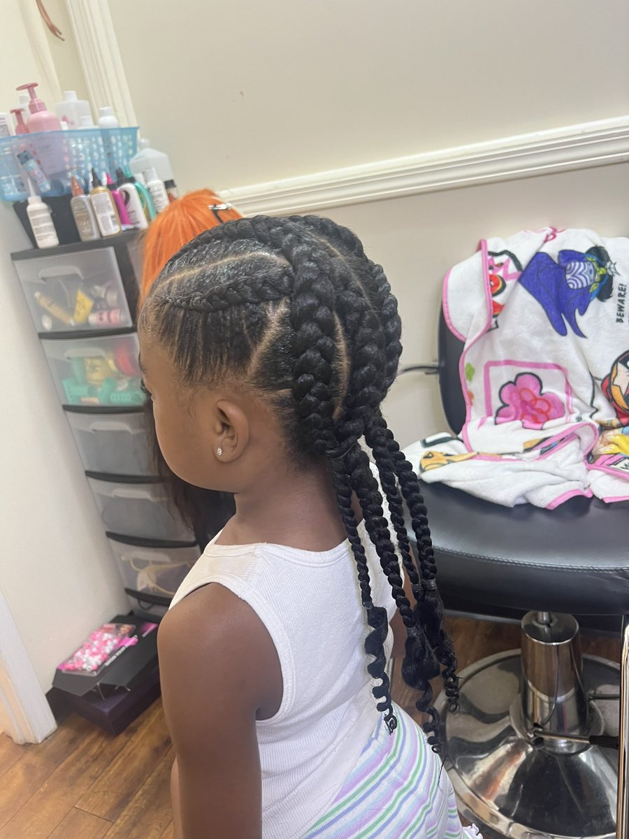 B. Elise Styles tweet media