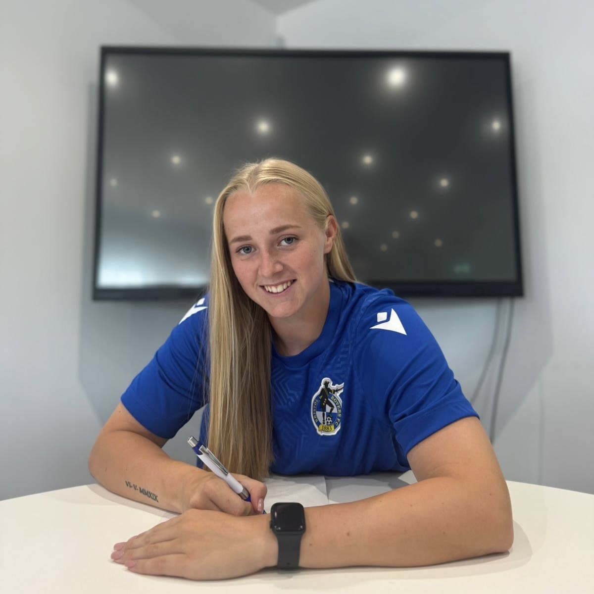 Official_BRWFC's tweet photo. Welcome, Meg Jarvis! 👋

We are delighted to announce the signing of forward Meg Jarvis from Swindon Town!

#UTG | #BristolRoversWFC