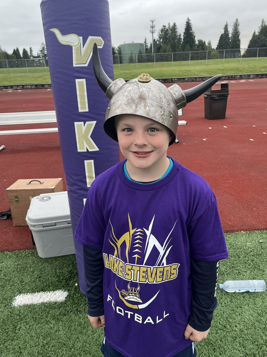 Eric Dinwiddie (@dinwiddieeric) on Twitter photo Day 4 of youth football camp. Despite rain the Kids in Lake Stevens are
Learning the power of
Turnovers. The future is bright for many years! <a href="/LSHSVikingsFTB/">Lake Stevens HS Football</a> Day 4 of youth football camp. Despite rain the Kids in Lake Stevens are
Learning the power of
Turnovers. The future is bright for many years! <a href="/LSHSVikingsFTB/">Lake Stevens HS Football</a>