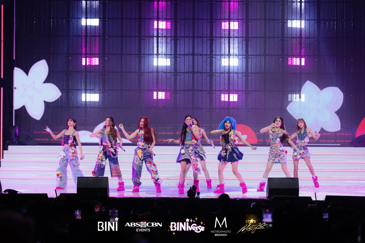 #BINI : Boogsh! The ultimate pasabog of the #BINIverse night - a “Cherry On Top” teaser!🍒

Ay talagang na-tease ang mga BL♾️M! Abangers na yan!!😉

📸 @metrophotoforbrands
 #BINIverse1stSoloConD1
#BINIverse_TheFirstSoloConcert 
#BINIyahengJUNEpacked