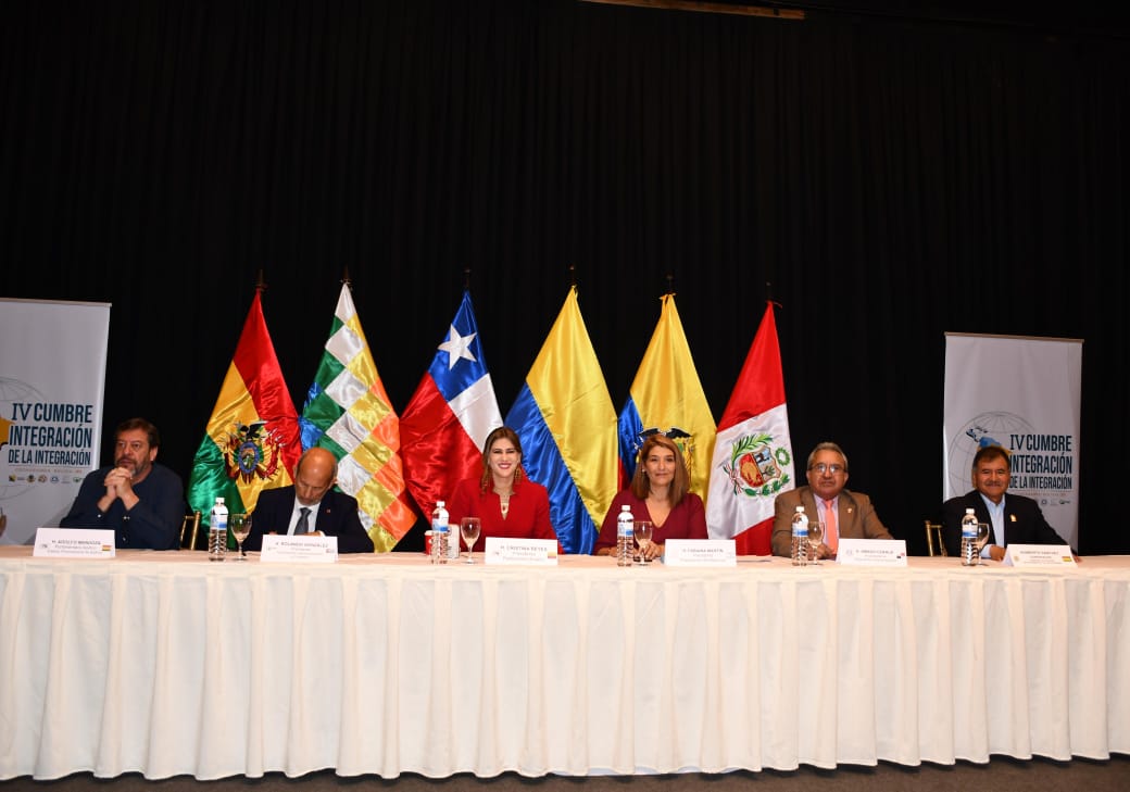 PARLASUR's tweet photo. #AHORA 🇧🇴 Acto de Inauguración del IV Encuentro Integración de la Integración en la ciudad de Cochabamba, Bolivia, con palabras de apertura de los Presidentes de Parlamentos regionales del @parlasur
@Parlatino_org, @Parlandino y @PARLACEN https://t.co/JsjpbhT35j