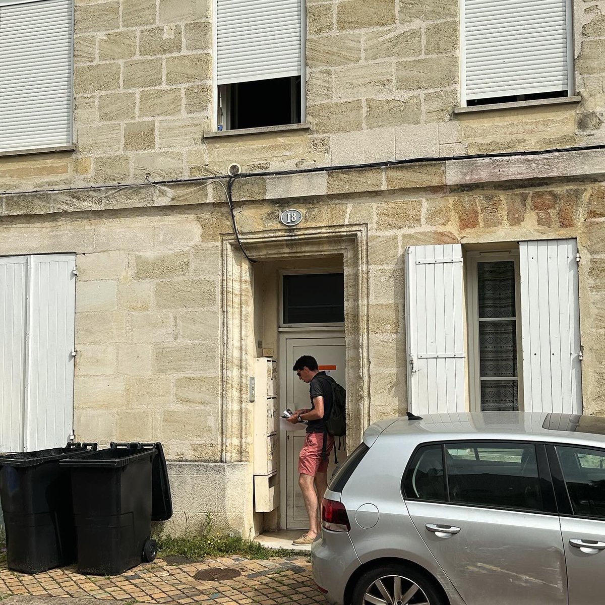 arianedepapeary's tweet photo. 💪🏻 Jusqu’à ce soir minuit nous ne lâchons rien pour défendre les valeurs de la République et vous montrer notre engagement sans faille pour notre circonscription !
#talence #begles #villenavedornon #bordeauxsud #dimancheonvote https://t.co/QzE7glNVJI