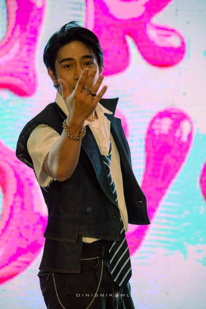 dinisnikowl's tweet image. 062824 • 1stOne at FÊTE DE LA MUSIQUE PH

Guys wag na kayo magtalo, para sakin talaga yung heart ni @1stoneofc_alpha, tabi nyo na aq na e2 😌🫶🏻✨

1ST ONE AT FÊTE DE LA MUSIQUE PH
@1stoneOfficial #1stOne
#1stOneDITO #FetePH30