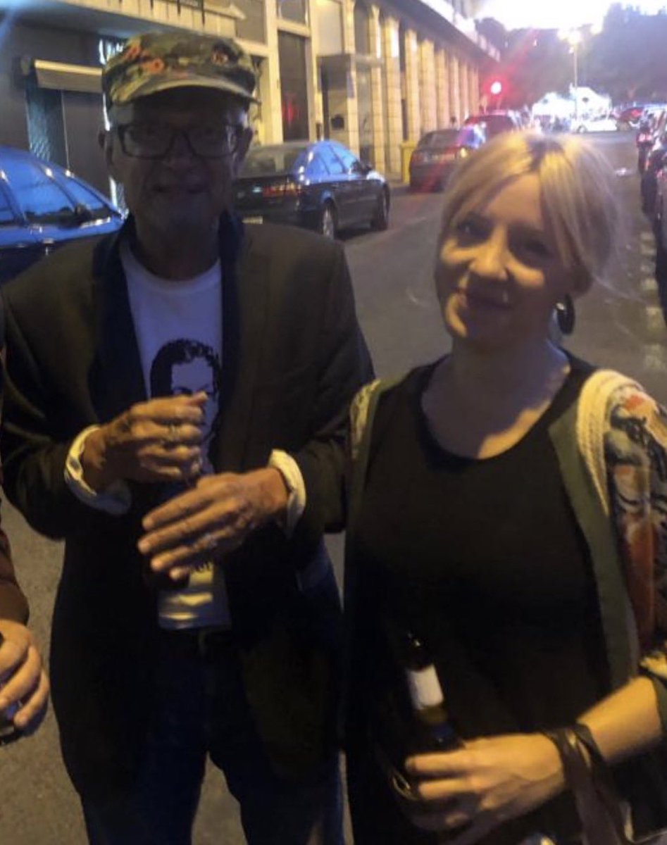 Venden el mejor bar de Madrid, el bar donde Limónov se rio de mí :(