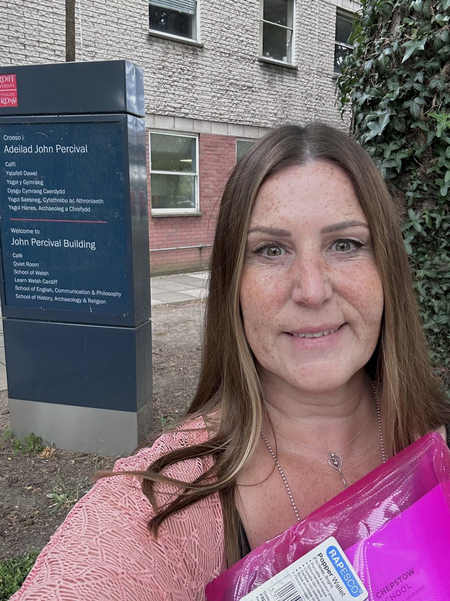 Miss Jones tweet media