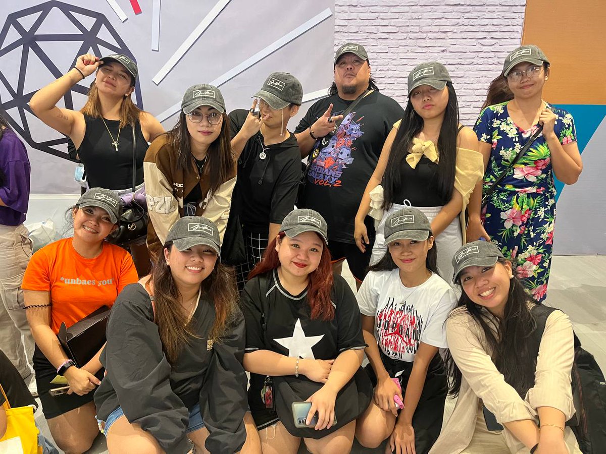 DeckOfJokerOFC's tweet image. What a day! 🥹 DOJ fam wearing their caps from CAPture kit! Thank you so much, beautiful people ♡

1ST ONE AT FÊTE DE LA MUSIQUE PH
@1stoneOfficial #1stOne
#1stOneDITO #FetePH30