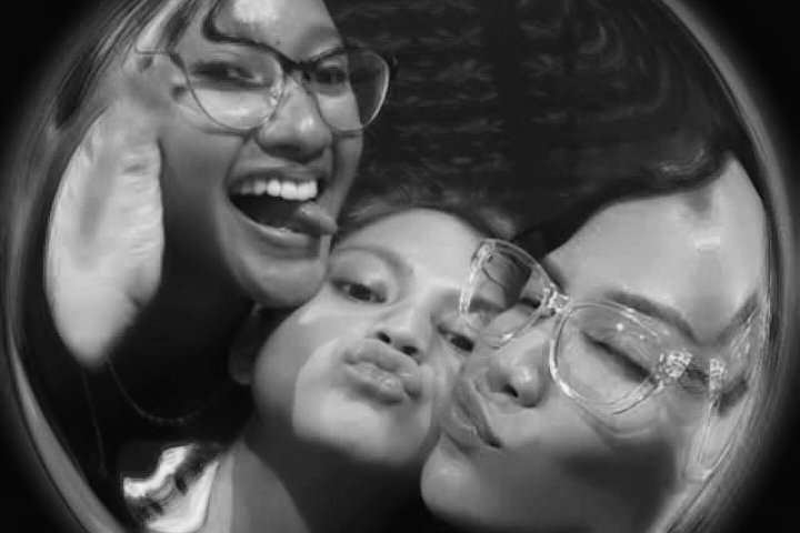 ellsayangmommy's tweet photo. #badaratihmila OneShoot AU
"what if we want you?" 🔞
#badamila #badaratih #rtml #badarayuri https://t.co/EzCpIPVXo8