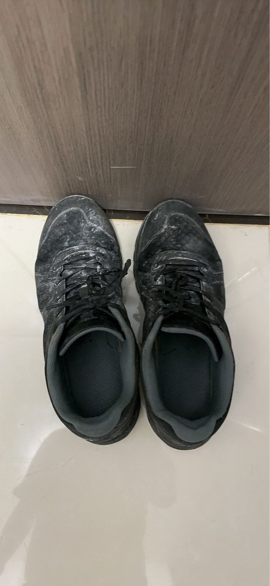 pla201909's tweet photo. 直男战友脏脏小黑鞋一双 能秒的来 https://t.co/0LbFoOOqbt