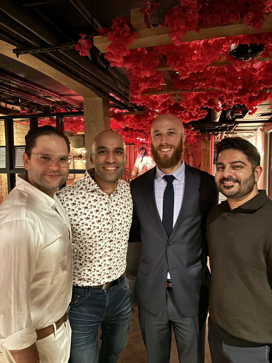 clivejmiranda's tweet image. ✨ Stoked to finally meet the famous Dr. #JeremyPolman from @OnlineMedEd 🦴 

Thank you for getting us osteopaths through medical school and the dreaded #COMLEX 🙏🏻 We wouldn’t be here without you! 🩺⚕️#iykyk

#omm #atstill #osteopathy #MedTwitter