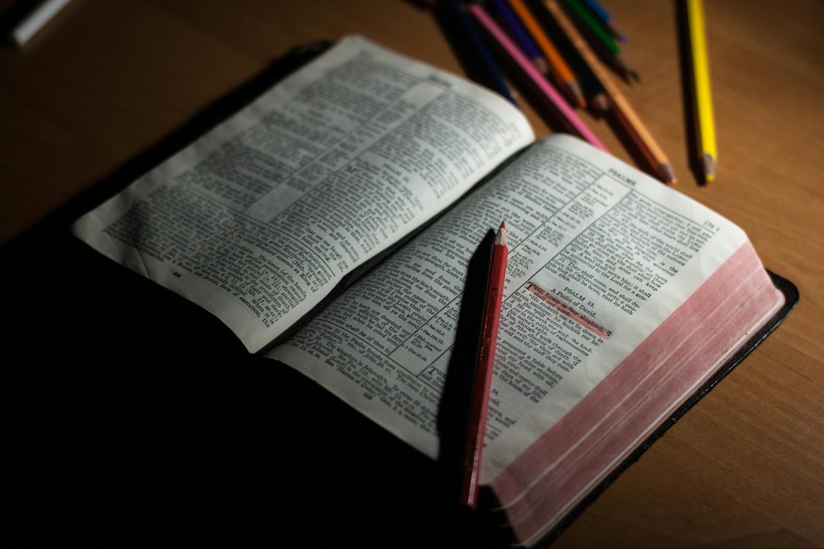 Oklahoma’s state Superintendent of Education has called for the Bible to be incorporated into grade 5-12 lessons. abcnews.go.com/US/wireStory/o…