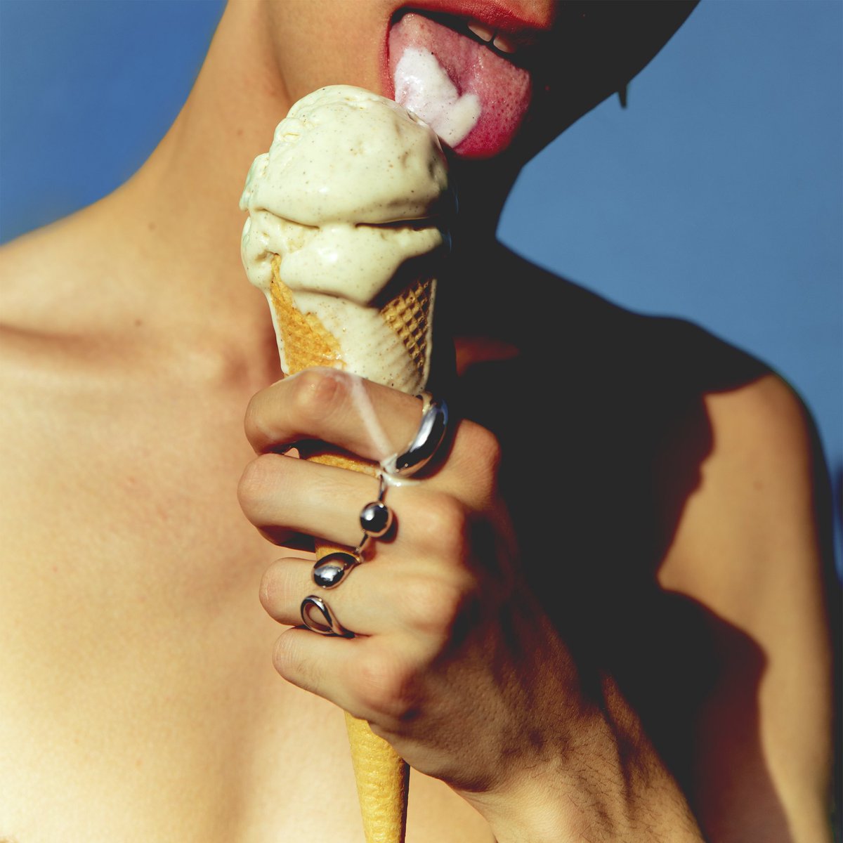 YA TENEIS EL PRE-SAVE Y LA PORTADA DE SO CUTE AMOREEES❤️‍🔥🍦

Mayo.lnk.to/Socute