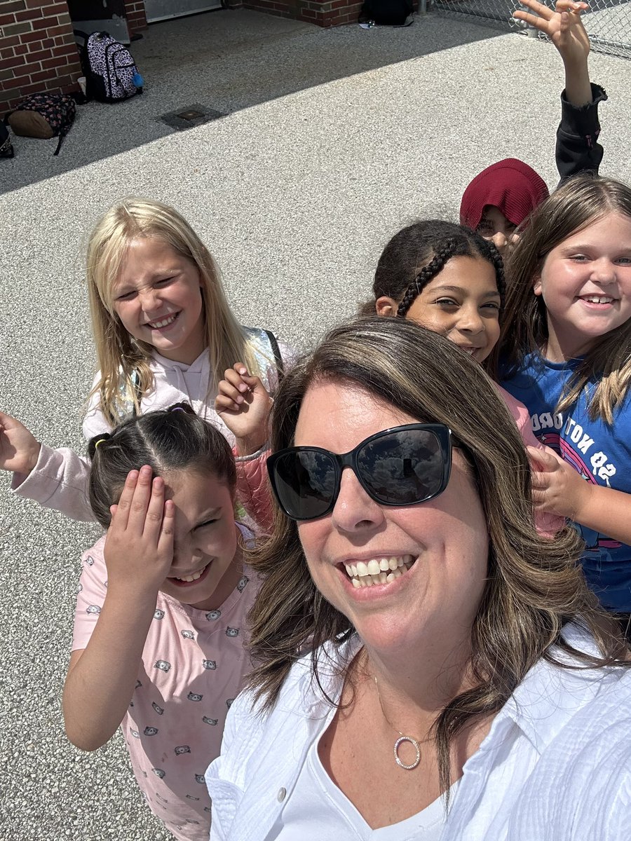 Mrs. Whitney Spirou tweet media