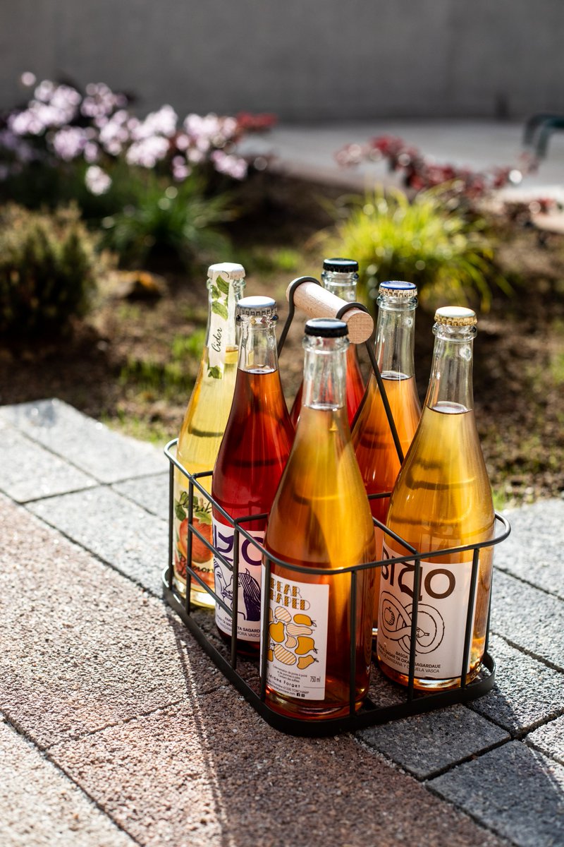 Asteburuko eguerdietarako plan hoberik bururatzen? 😉​Topa! ☀️ Eguzkitan

¿Acaso existen mejores planes para los fines de semana la mediodía? 🤔Brinda al sol! ☀️

#malumrex #sagarfan #sagarbar