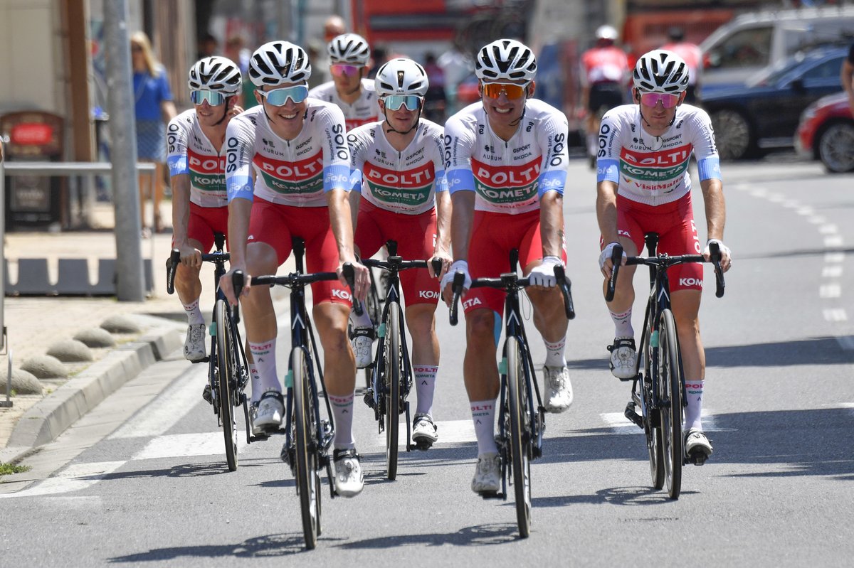 🇸🇰 #OkoloSlovenska 

This is us and the race is on!

📸 <a href="/SprintCycling/">SprintCycling</a>