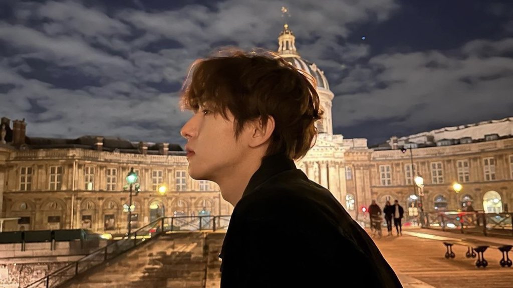 renjuns323's tweet image. renjun in Paris by jaemin 📸 🥹