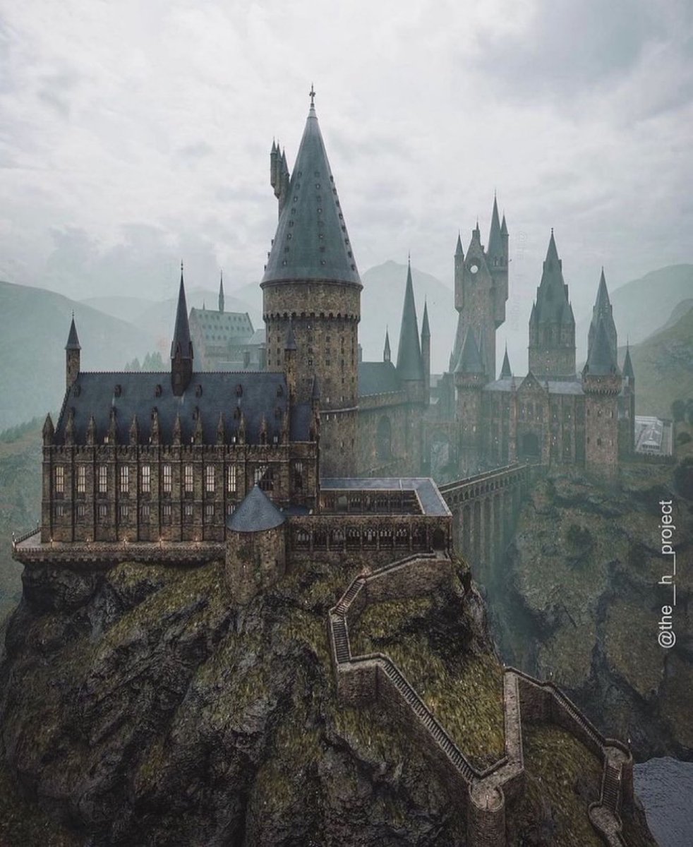 TheDailyHPotter's tweet photo. Hogwarts 🏰 https://t.co/E80gIOR29D