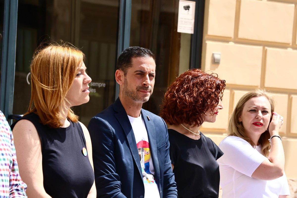 pspvprovalencia's tweet photo. Hemos avanzado mucho gracias a los gobiernos progresistas. Pero queda aún camino por recorrer.

@CarlosFBielsa reivindica en el acto de @dipvalencia el compromiso de @SocialistesVal con la libertad y la diversidad y contra cualquier manifestación de LGTBIfobia.

#Orgullo2024 #28J https://t.co/JmFTpjcJVm