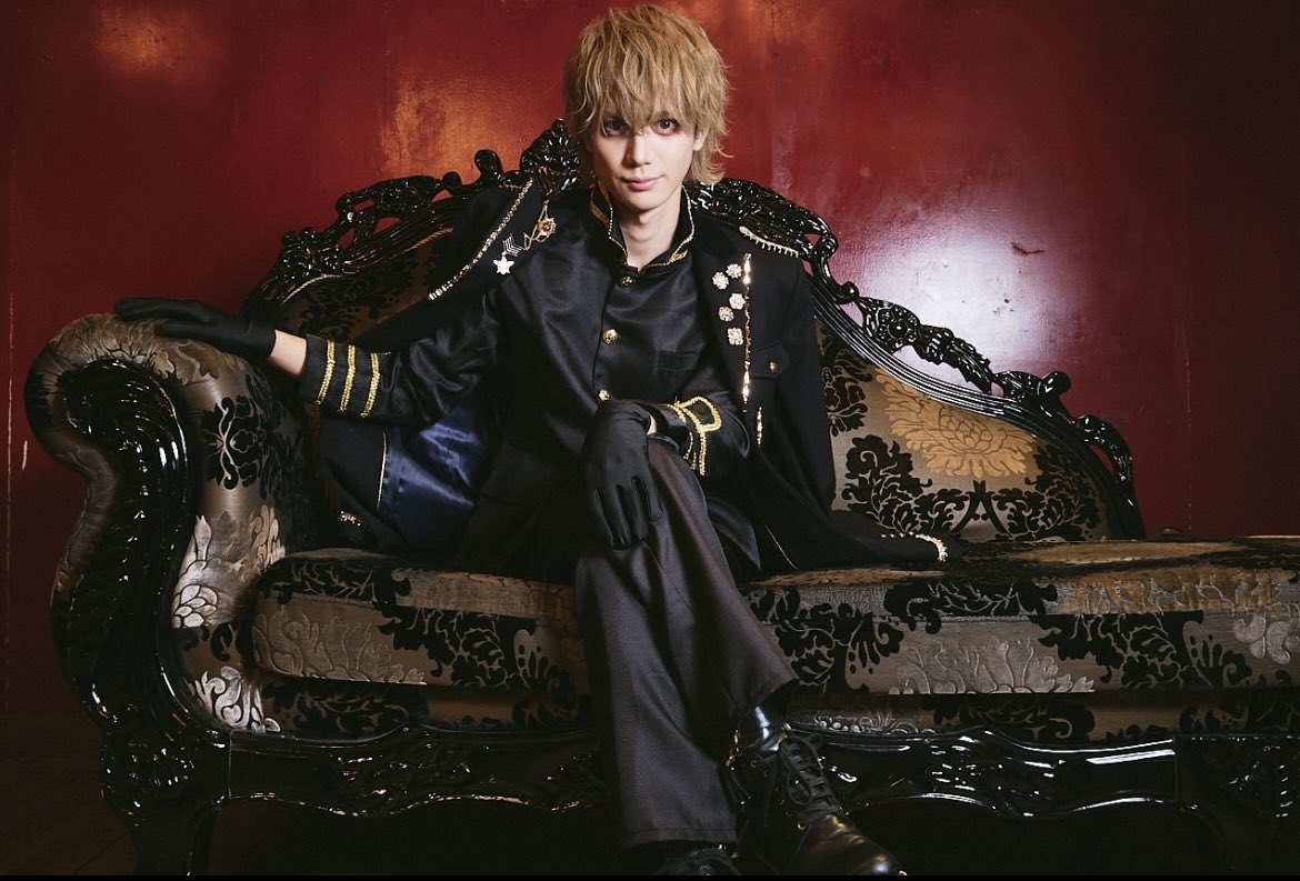 Iziori's tweet photo. 長い間ずっと歌詞が書けなかったけど、

YouTubeにここまで来れた感謝の気持ちを
曲にして残したくて作曲したよ。

このバラード曲から少しずつだけど
Iz再開します♕

▷the beautiful days
https://t.co/LPcVzEizB3 https://t.co/bGl1DKh40D