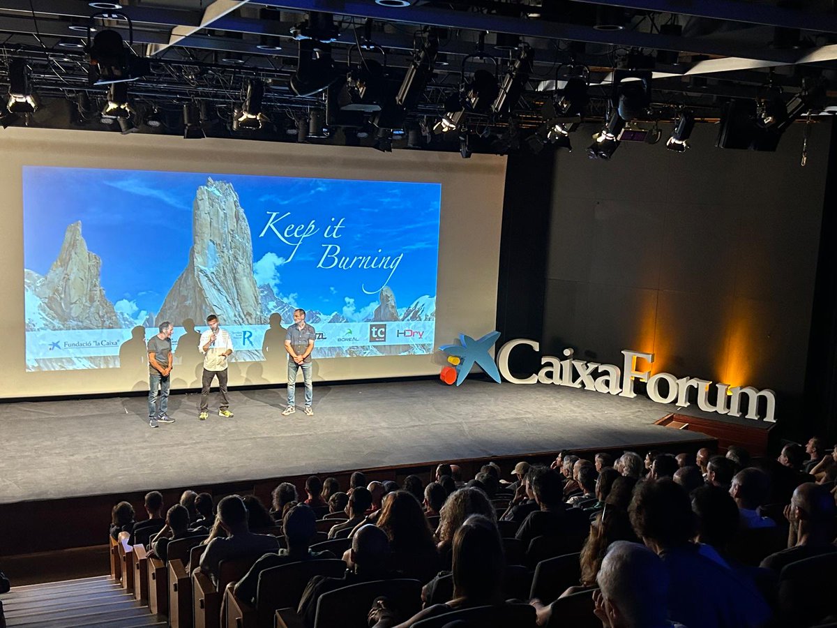 Més de 300 persones a l’estrena de l’Eternal Flame de l’Edu Marín. 

"Keep it Burning" va deixar gairebé petit l'auditori del <a href="/caixaforum_cat/">CaixaForum</a> en la seva presentació a Barcelona. 

➕ INFO ➡️tuit.cat/y9j04

#sentlamuntanya #sommuntanya #somalpinisme