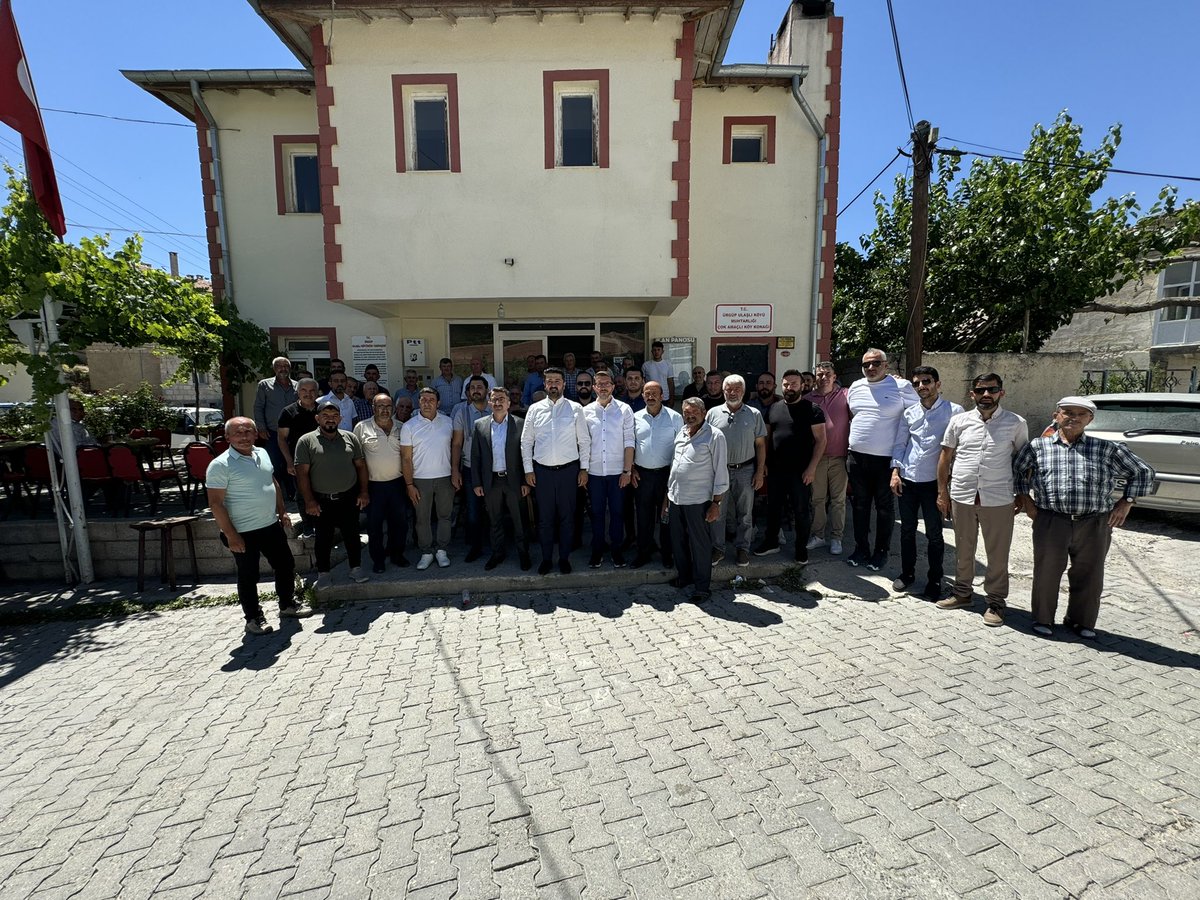 EmreCaliskan_50's tweet photo. 📍Ürgüp, Ulaşlı Köyü 

İl Özel İdare Genel Sekreterimiz Hüseyin Çam ,
İlçe Başkanımız @derinnbaskan ve Yönetim Kurulu Üyelerimiz, İl Genel Meclisi Üyemiz Ahmet Özmen , Özel İdare Genel Sekreter Yardımcımız @TolgaBALAK ile Ulaşlı'mızı ziyaret ettik. 

Köyümüzde yapılacak olan yol, su altyapısı ve tapu problemleri ile alakalı konularla alakalı ilerlememizi ve yapacaklarımızı istişare ettik. 

İlimize, ilçelerimize ve köylerimize hizmet için durmak yok yola devam.
