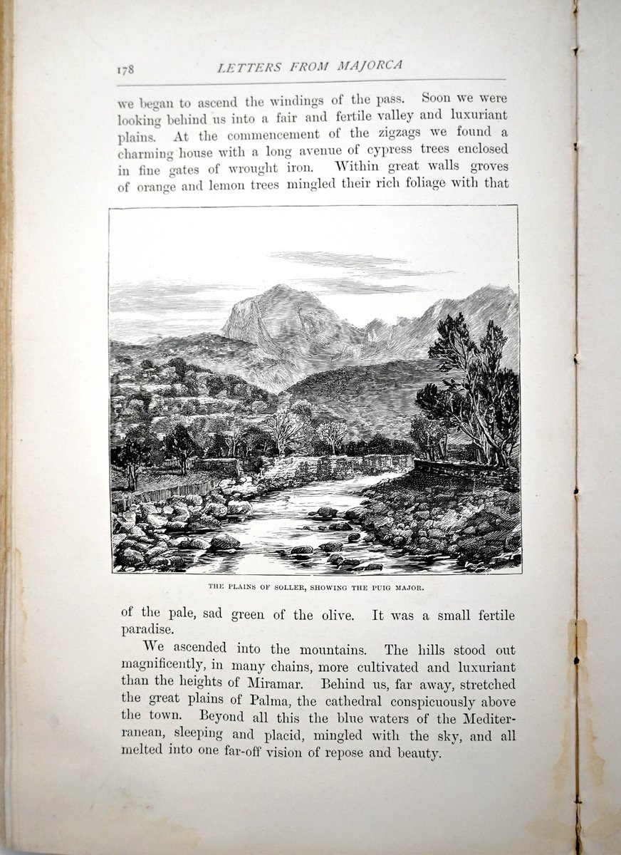 Vull donar les gràcies a Thomas i Cordelia Weedon per la donació a l'arxiu fotogràfic de Can Xoroi d'aquest preciós llibre de 1888. És per donacions així que l'arxiu es va enriquint a poc a poc, gràcies a les aportacions de la gent que sent gran estima per la cultura.